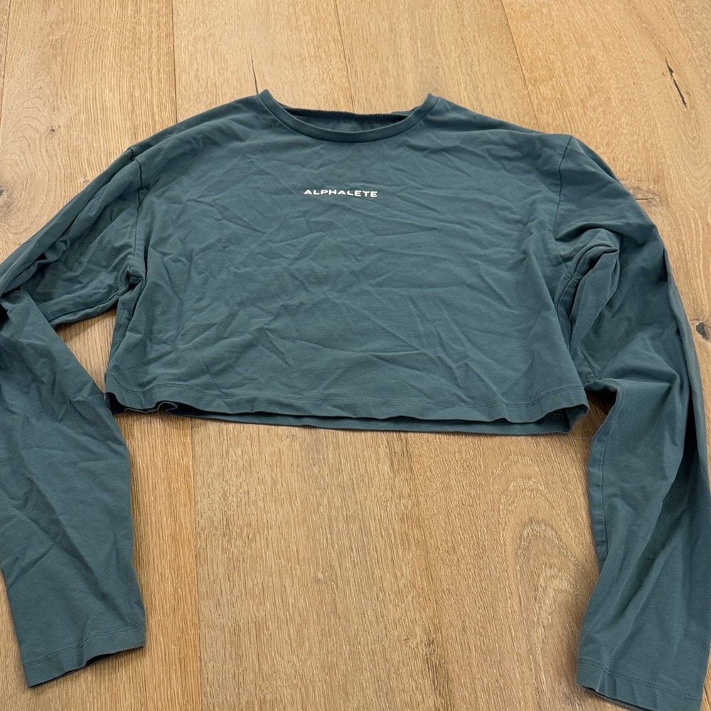 Alphalete Women's Blue Long Sleeve Crop Top